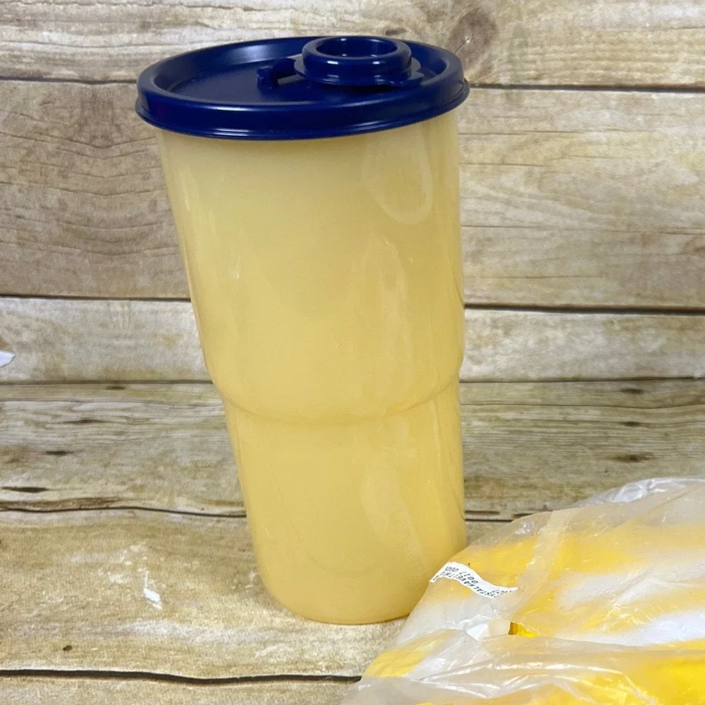 Vtg Tupperware Thirstquake 30oz Tumbler Insulated Carrying Bag Yellow and White
